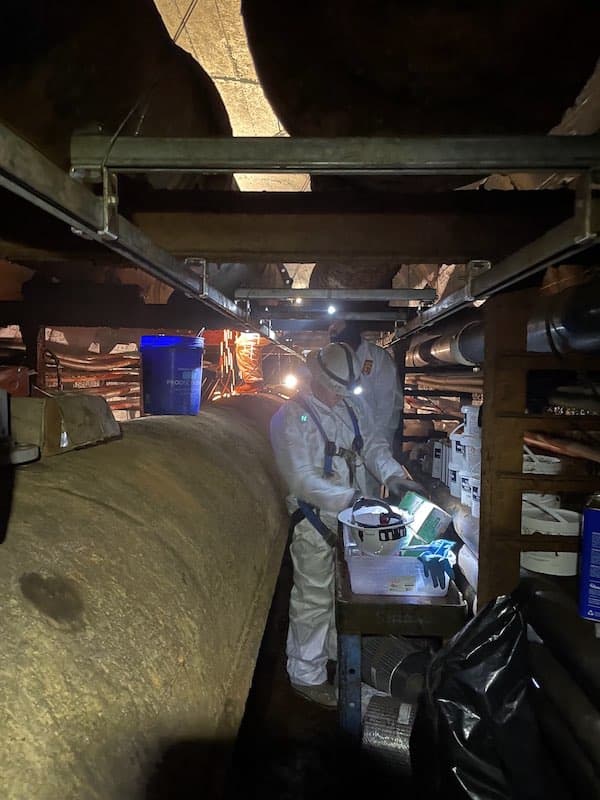 Leaking ductile iron pipe beneath Lake Washington before repair
